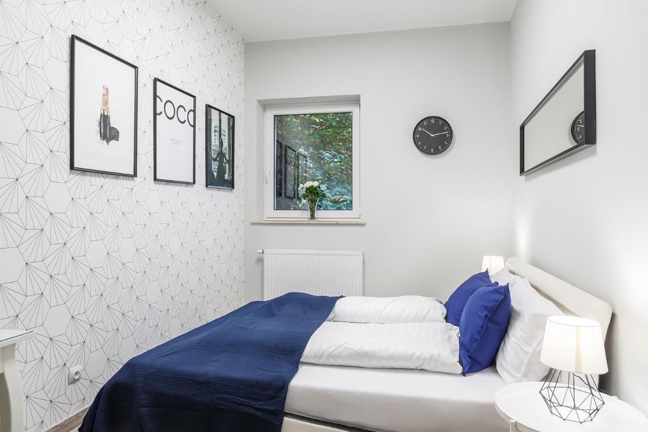 #partyhouse Apartment