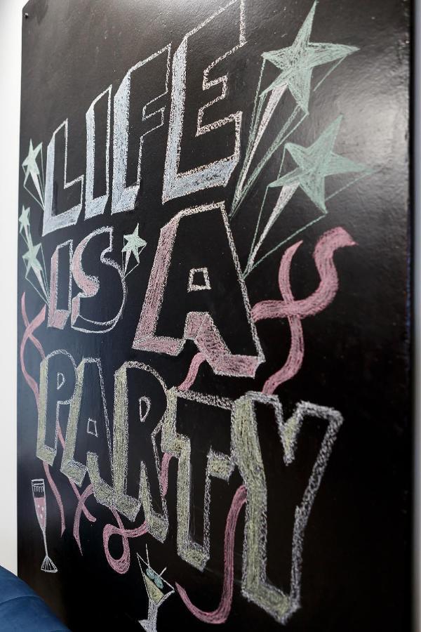 #partyhouse Apartment
