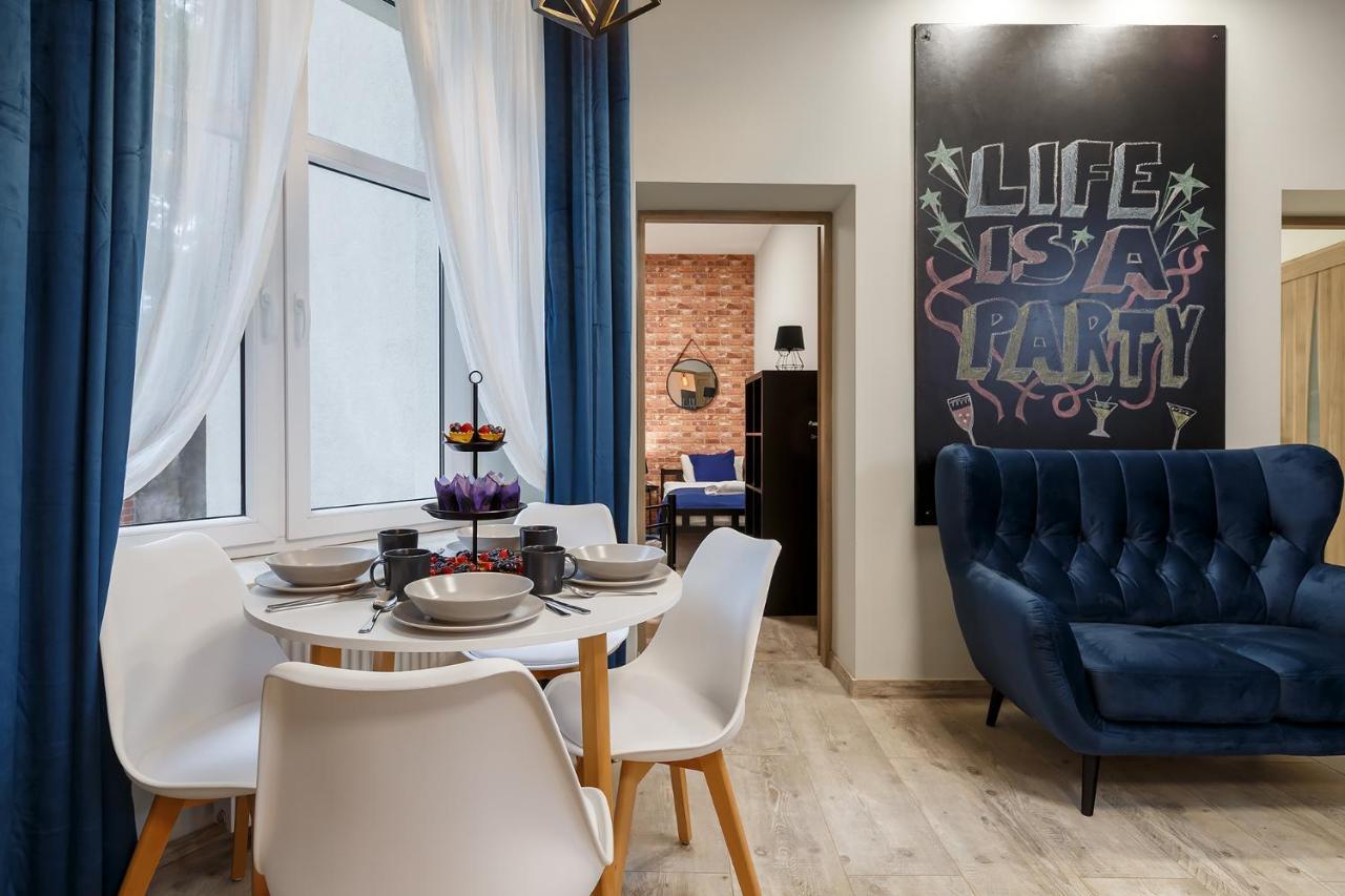 #partyhouse Apartment