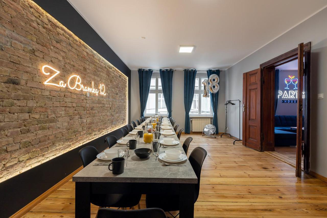 #partyhouse Apartment